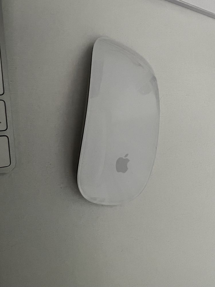 iMac, retina 4K, 21,5 inch, 2019, 8ГБ, 1 Терабайт хранилища.