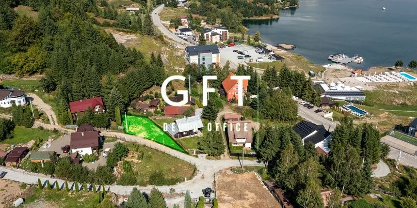 Teren intravilan de vânzare în Colibița