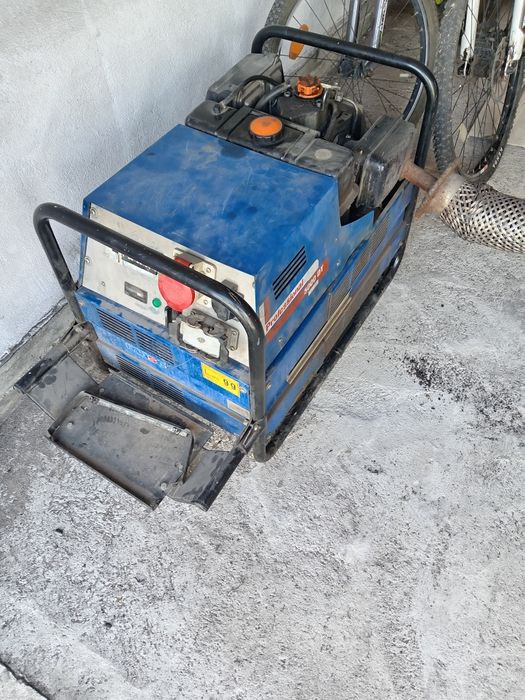 Продаю генератор