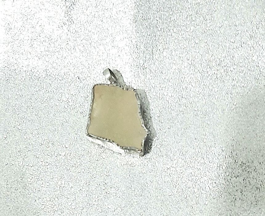 Pandant argint Tectita aurie libiana bruta + pandant talisman