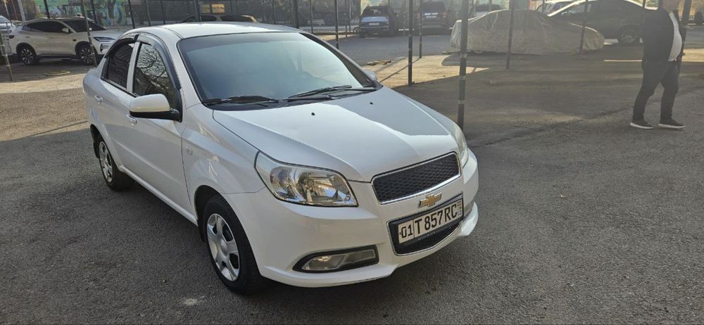 Нексия 3 2017 беживий салон 203000юрган краскаси бор