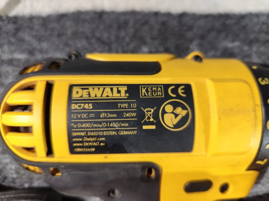 DeWalt insurubator