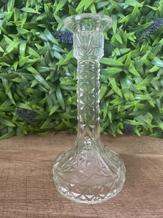 Sfeșnic elegant pentru lumanare