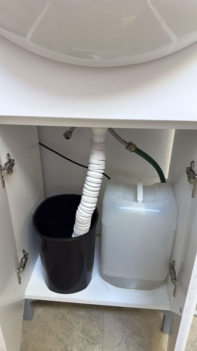 Oglinda și chiuveta la 220 v