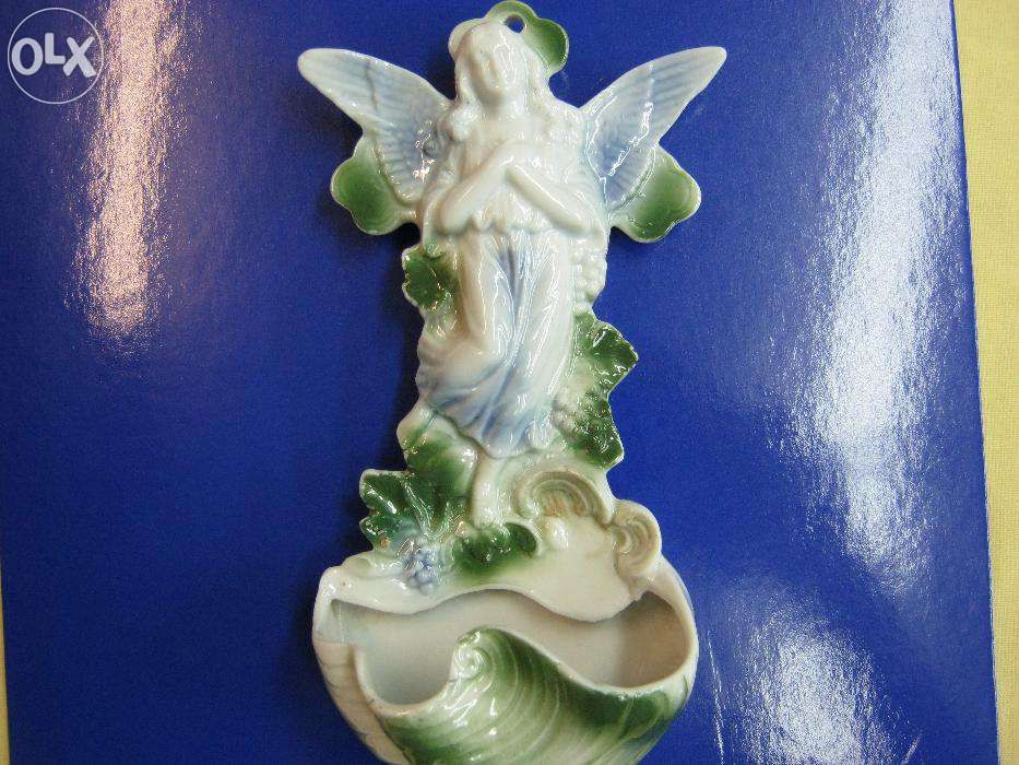 Portelan bisquit german,inger,apa sfintita.Cca 1890.