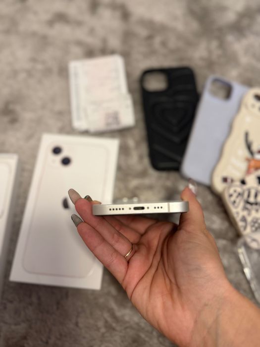Iphone 13 128gb бял