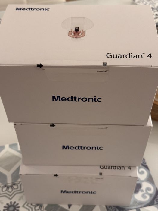 Vând senzori pentru monitorizarea glicemiei Medtronic Guardian 4