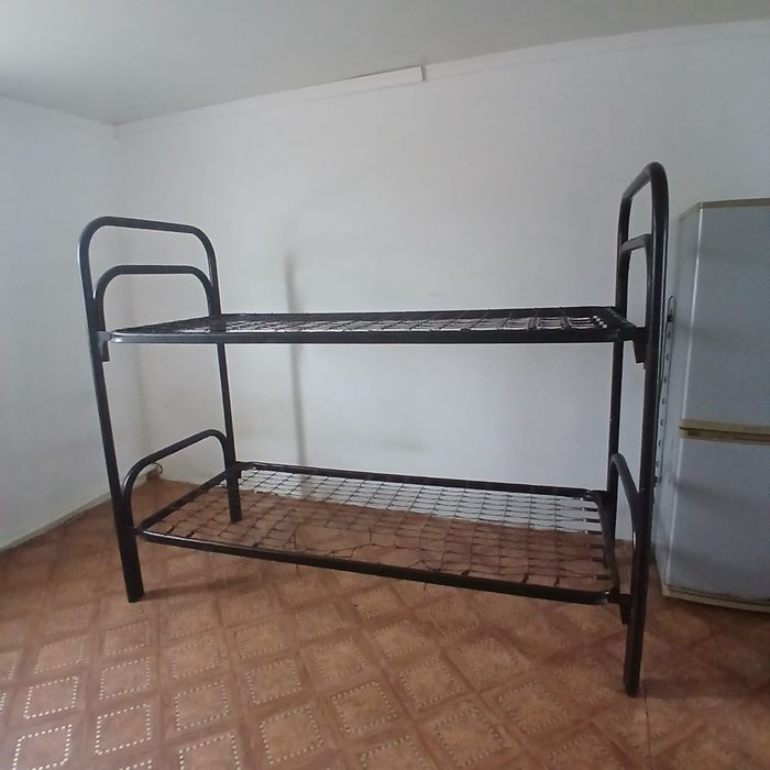 Двухяростьный кровать сатылады.Багасы 25000