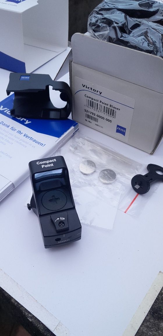 Red dot Zeiss Compact Point pentru Blaser