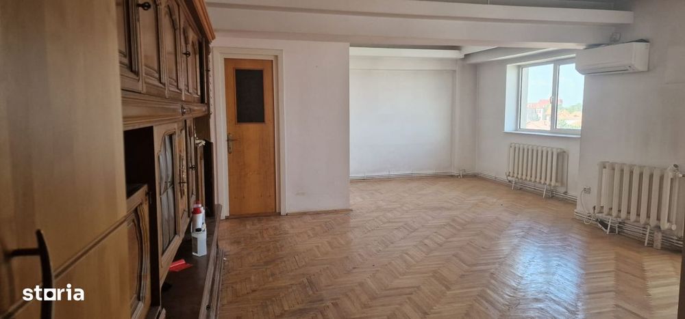Apartament 4 camere zona Bazar