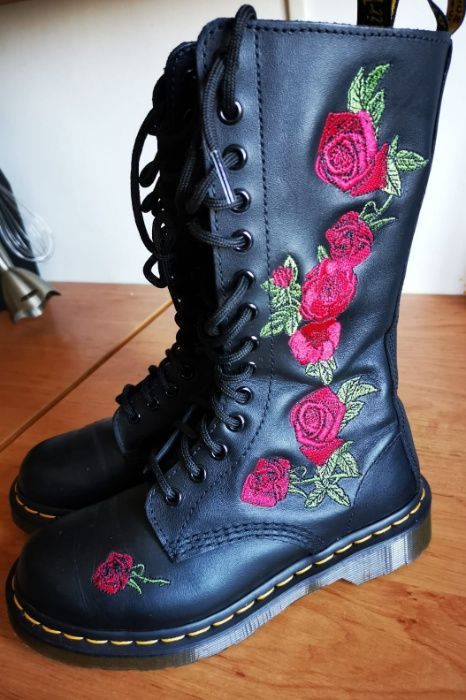 Bocanci Dama Dr. Martens VONDA 14 EYE BOOT - marimea 36