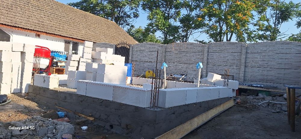 Interioare și exterioare