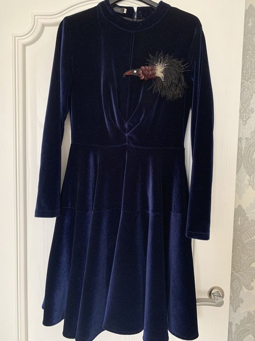 Красивое бархатное платье