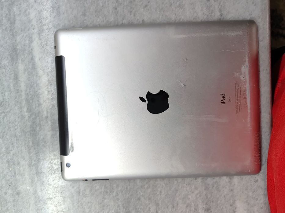 iPad не включается продаю на запчасти в лучшем и хорошом состоянии