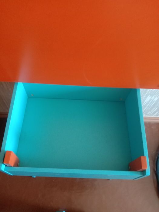 Детский письменный стол со стулом