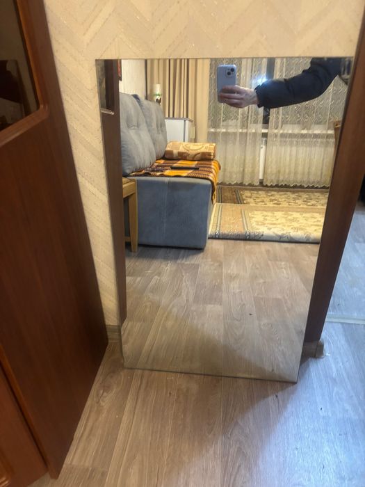 Продам зеркало настенное