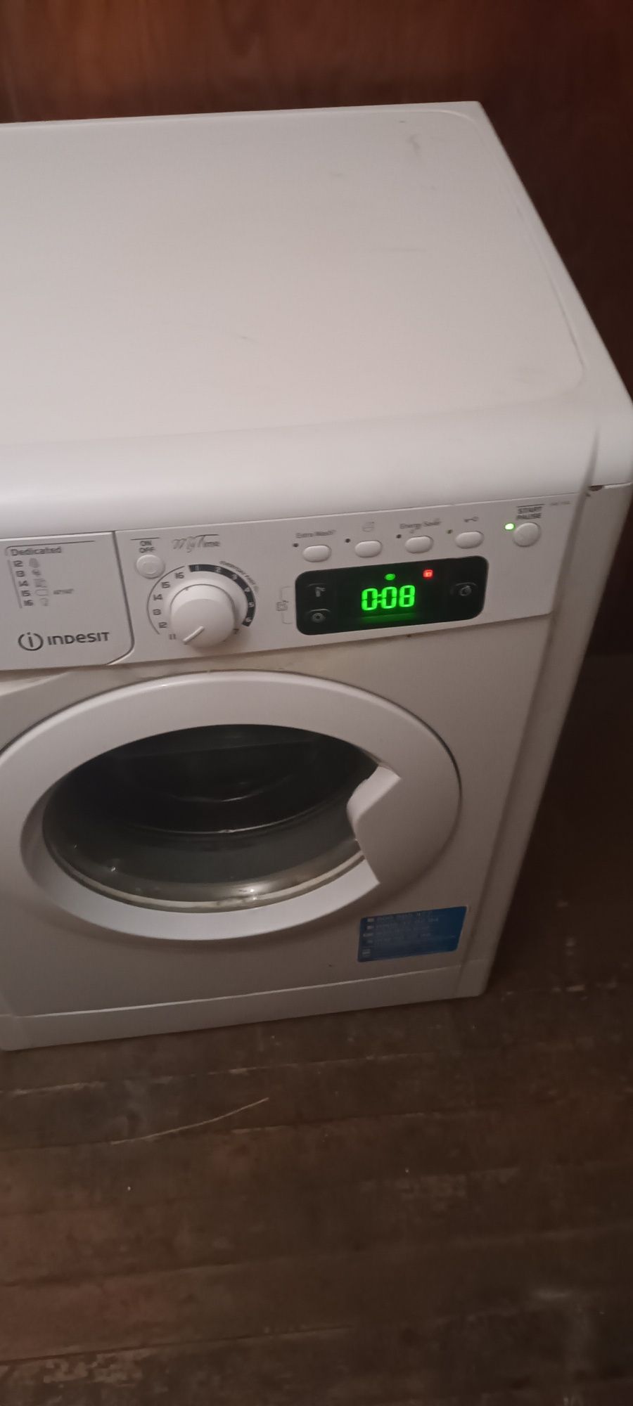 Автоматична пералня Индезит 1000