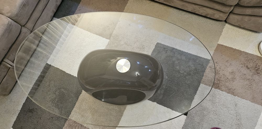 Холна стъклена маса