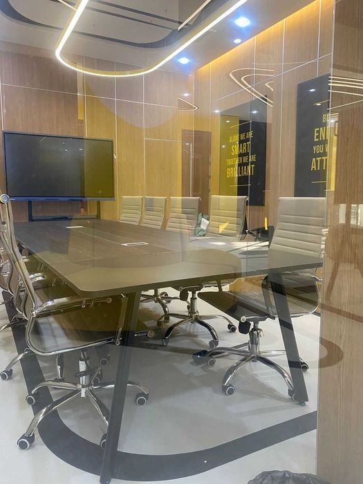 Продаю стол для конференций в Шымкенте, новый не разу не использовали