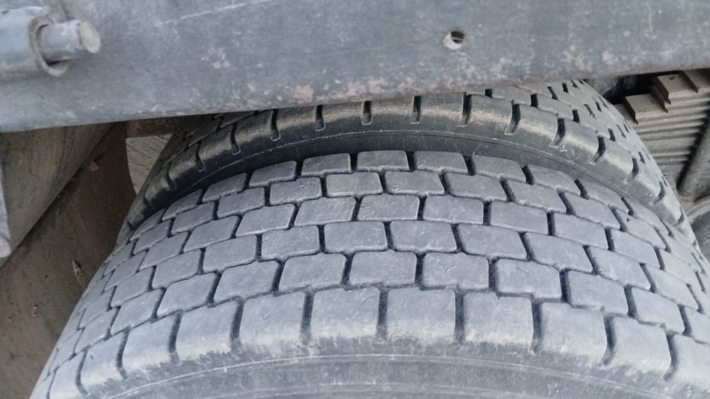 Шины с дисками 295/80/22.5 8штук есть