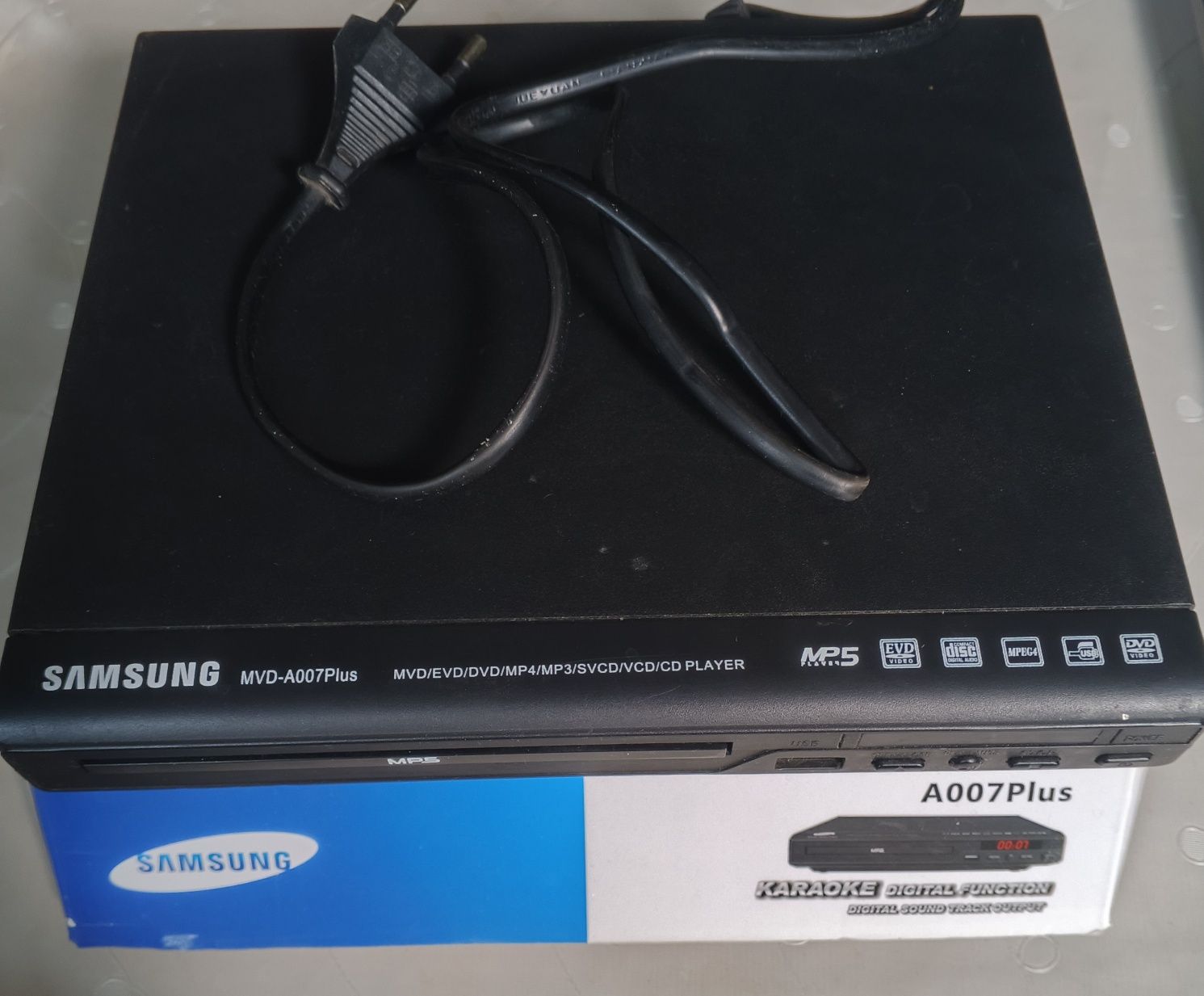 Мощный компактный DVD Samsung