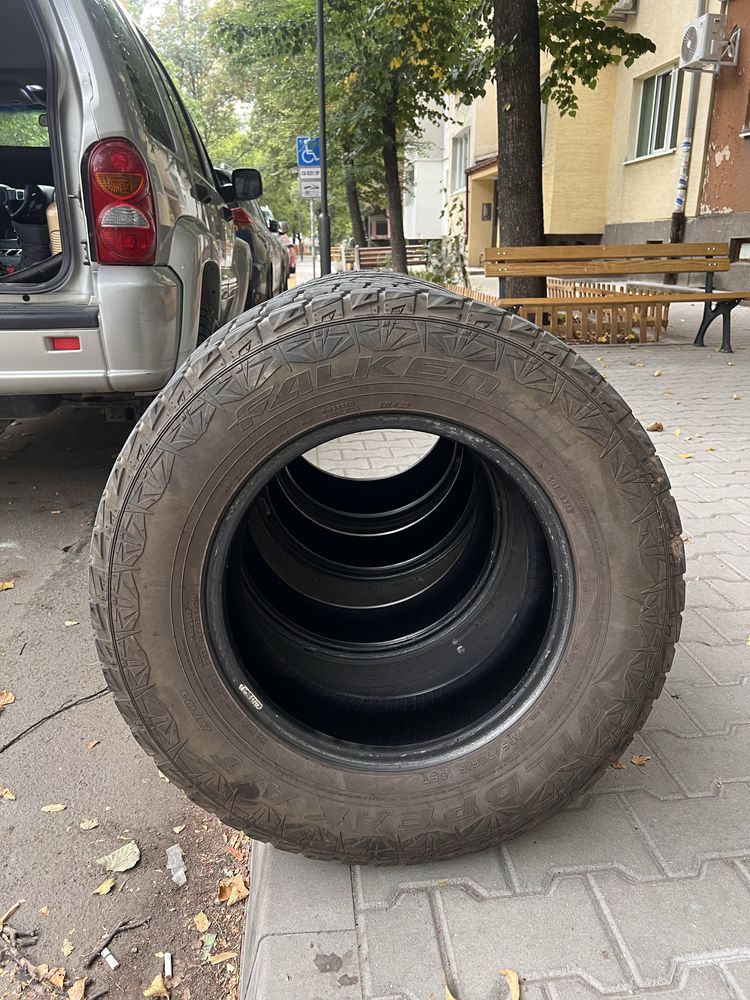 АТ Гуми 235/70 16