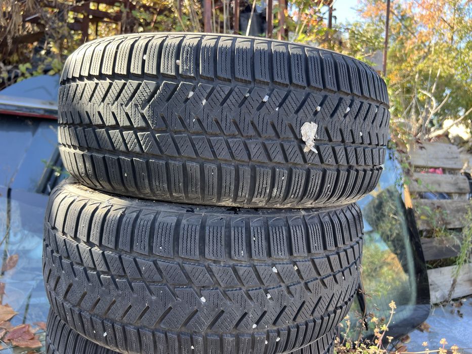 Зимни гуми 195/50/15  .