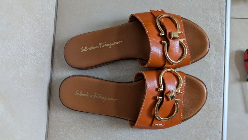Чехли  Salvatore  Ferragamo.  Prada  естествена кожа