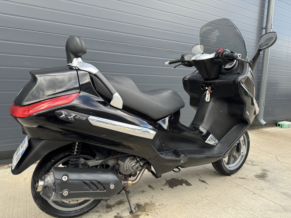 FunMoto vinde Piaggio Xevo 125 PERMIS CAT B