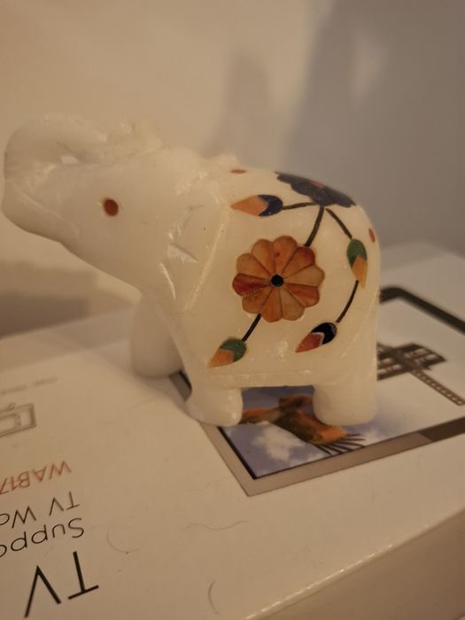 Elefantel din marmura