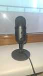 Срочно!! Микрофон Razer Seiren V2 X.