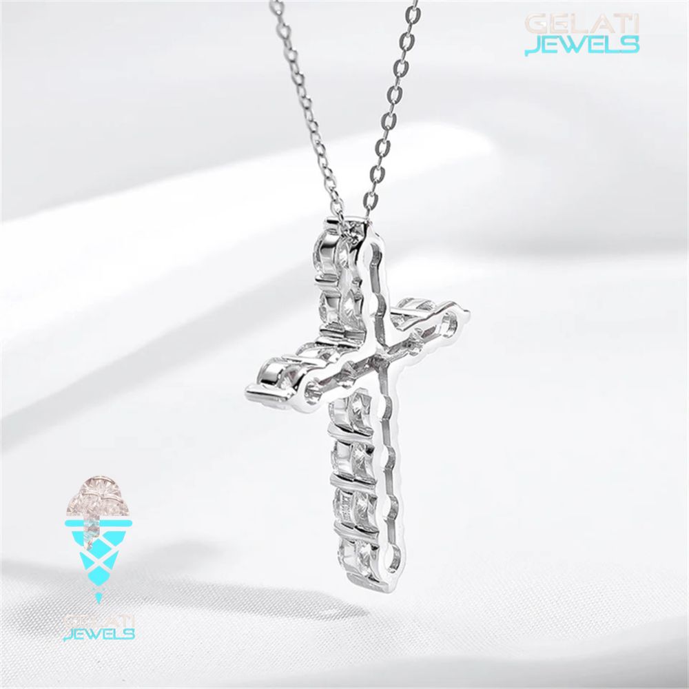 Pandantiv Cruce cu diamante VVs1 Moissanite din argint 925