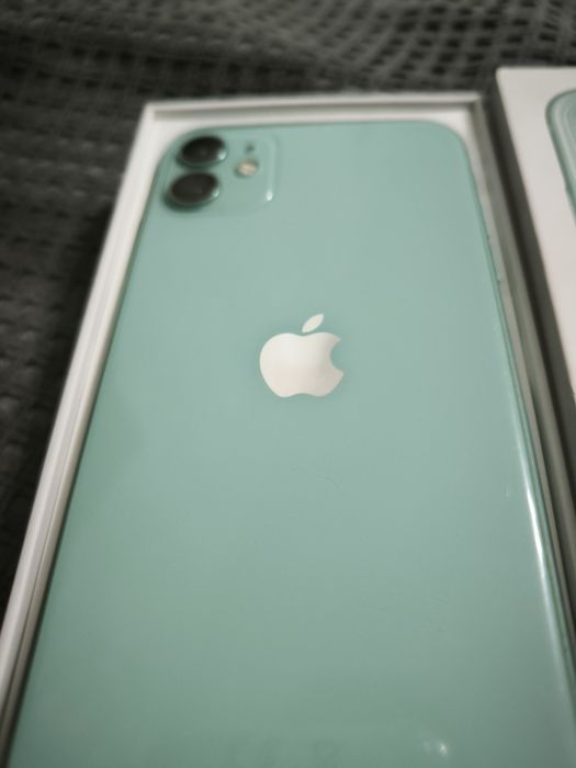 Продам либо обменяю Iphone 11