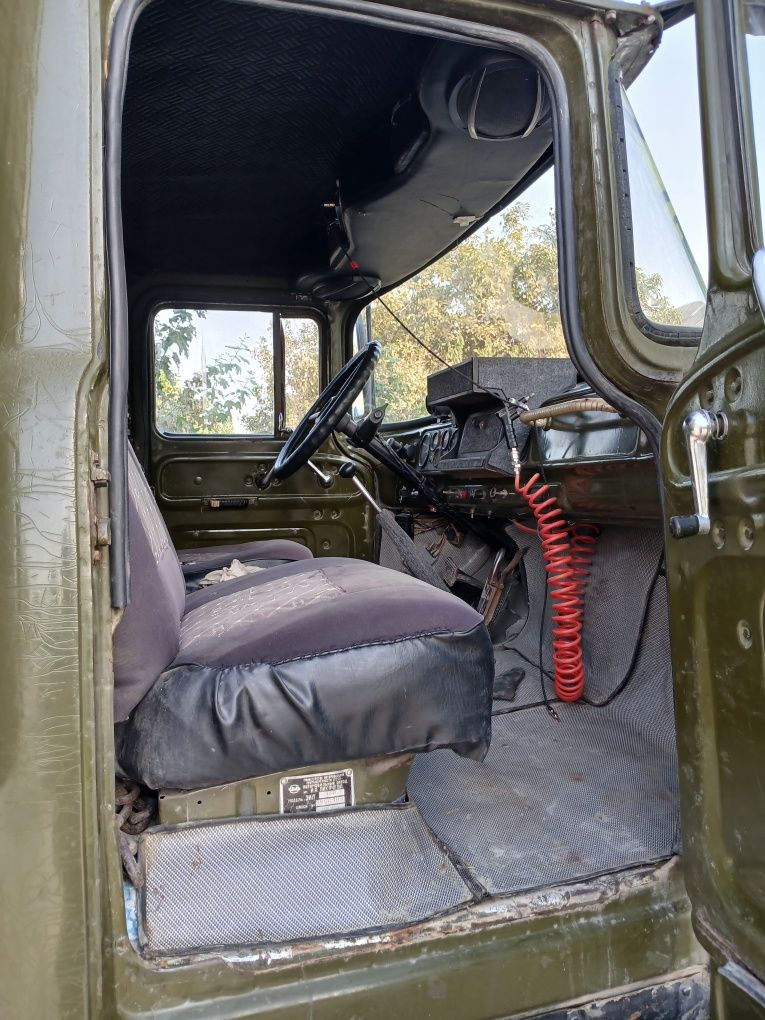 Zil 130 sotiladi