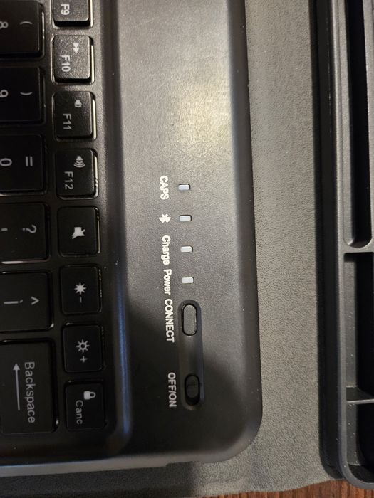 Tastatura Bluetooth + husa tableta 33 cm