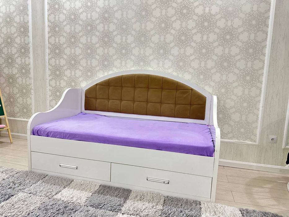 Продается детская акриловая мебель кровать и шкаф