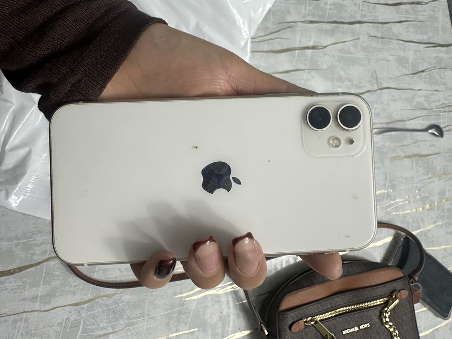iPhone 11 в отличном состояний