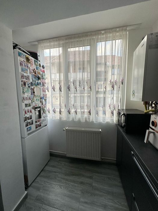 Vand apartament renovat si decomandat