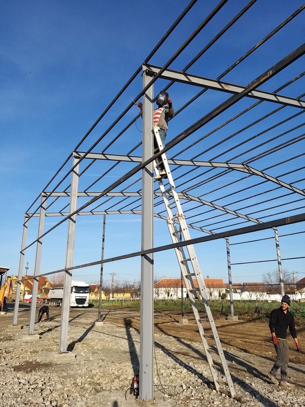 Vand hală metalica 11,60m×20m×4m ferme ipe 180 si stâlpi ipe 200