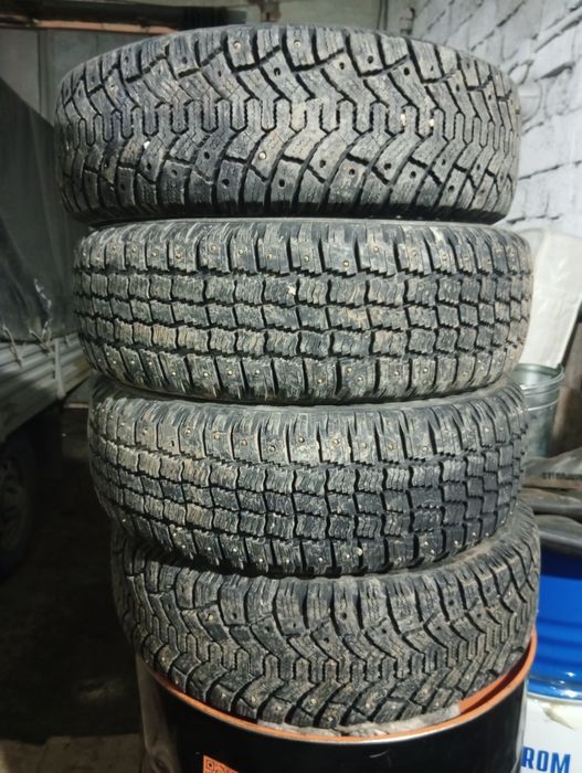 Комплект зимних шин б/у r14