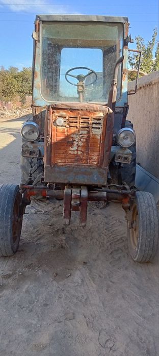 Traktor sotiladi holati yaxshi