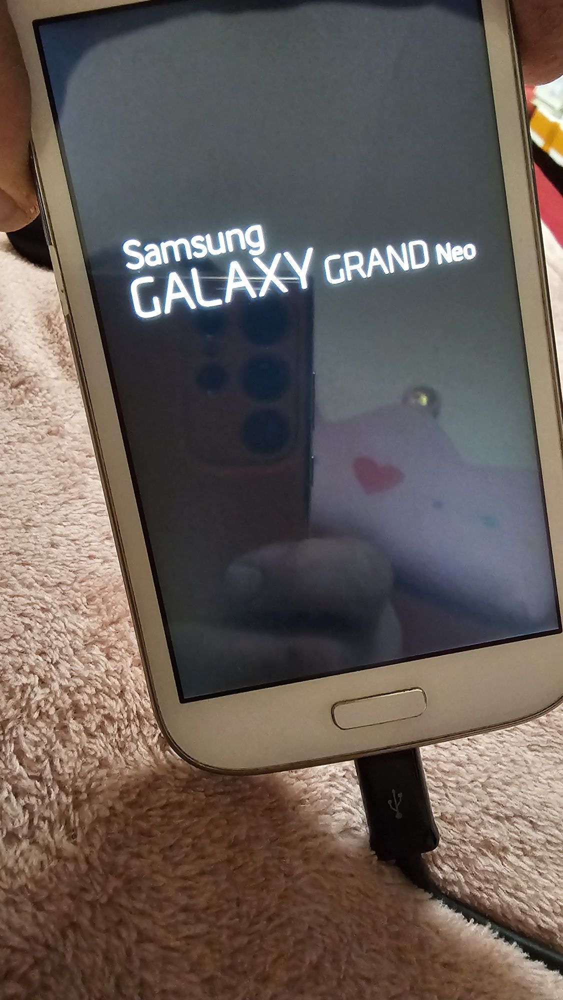 Продавам Samsung Galaxy Grand Neo на символична цена