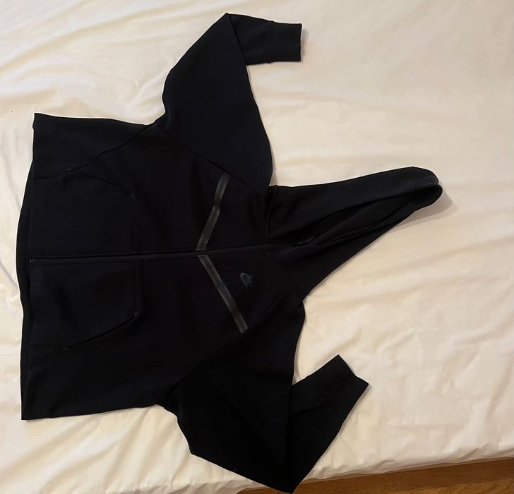 Оригинален Nike tech fleece с етикет