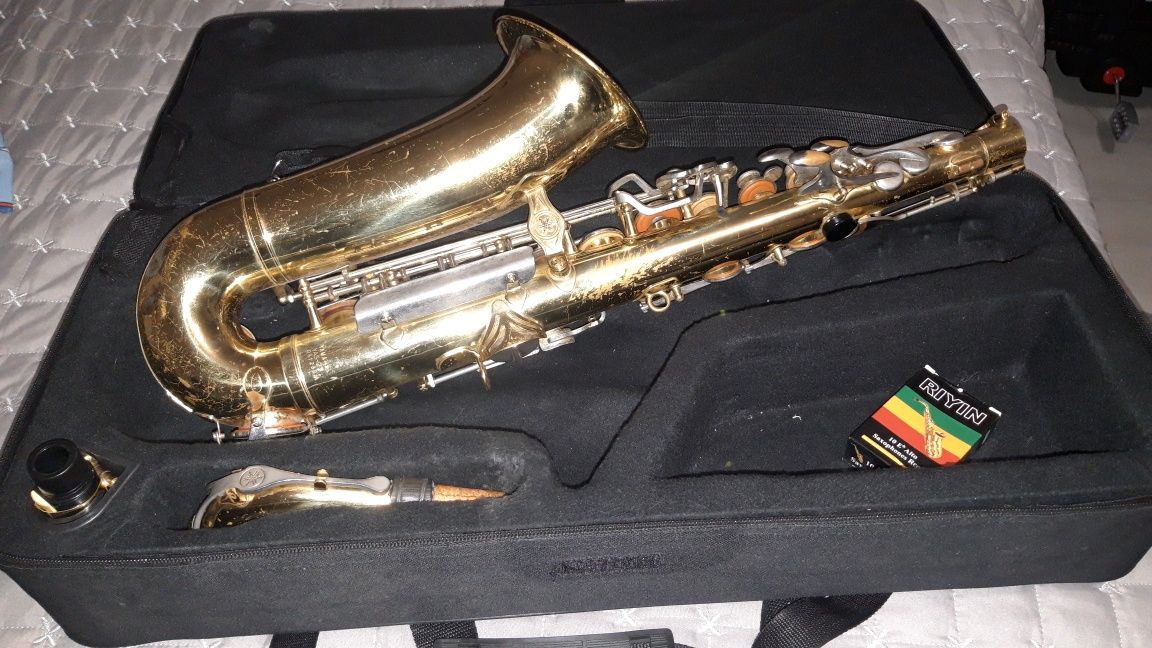 Алт саксофон Yamaha yas 23