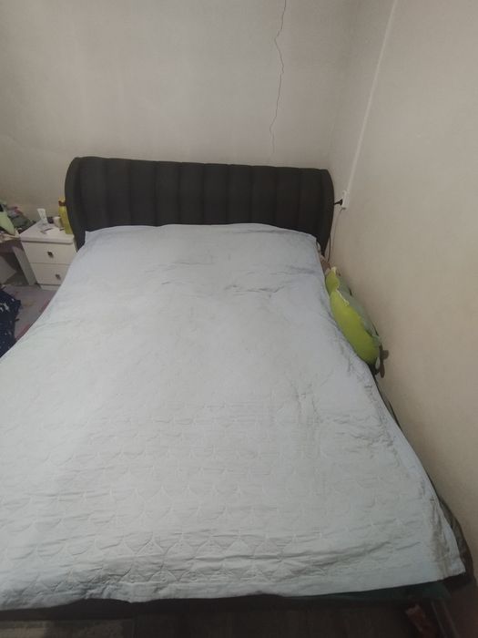 Продаётся двухспальная кровать с механизмом