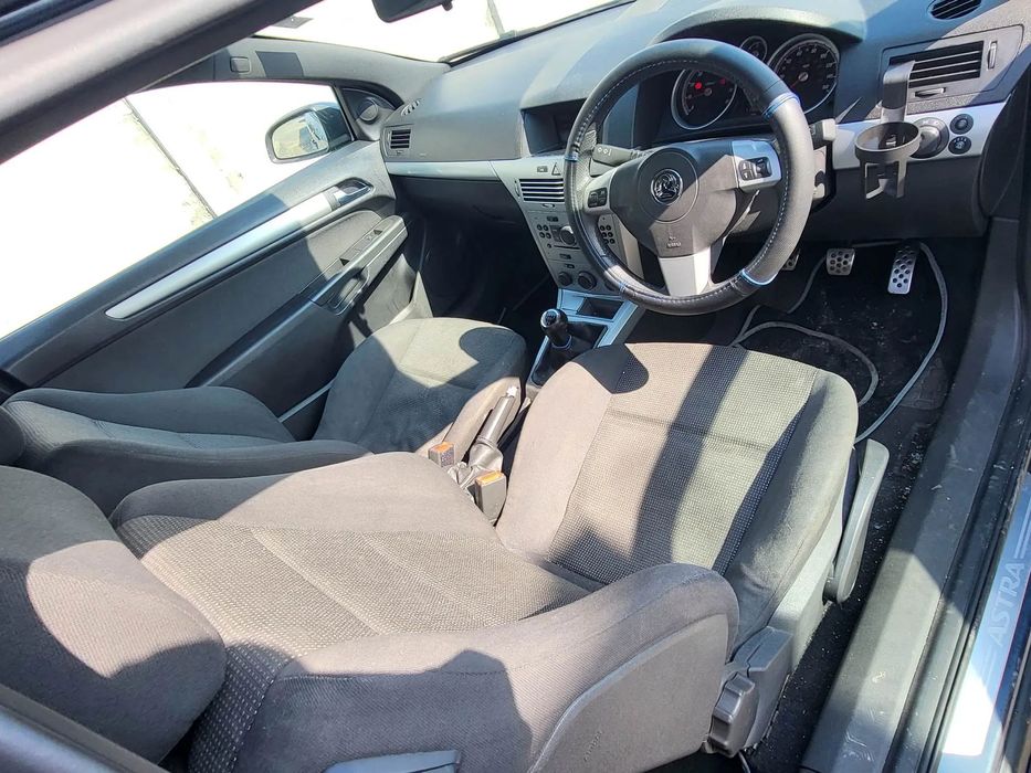 Usa stanga fata/Haion spate/Stop/Bara spate Opel astra H GTC