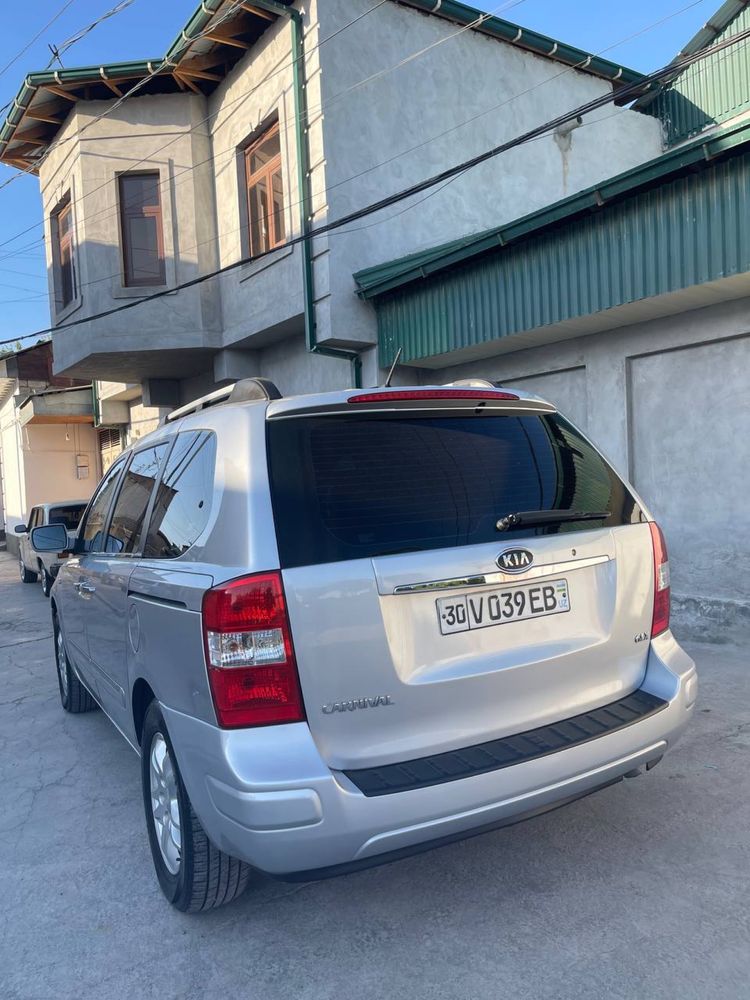 Kia carnival Sotiladi