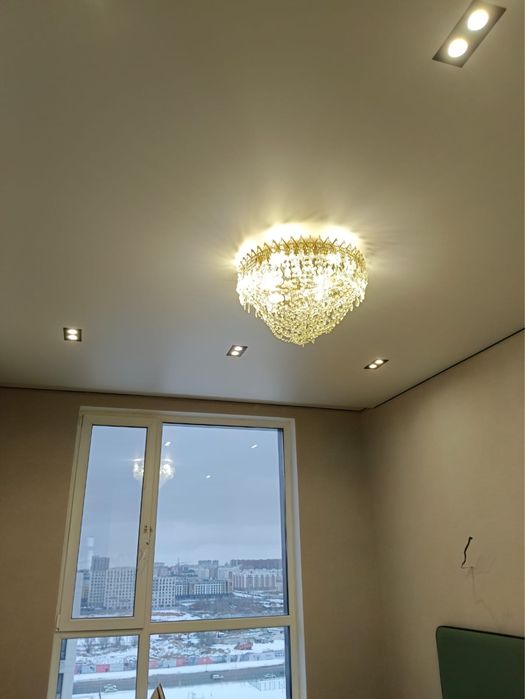 Продам люстру в гостиную