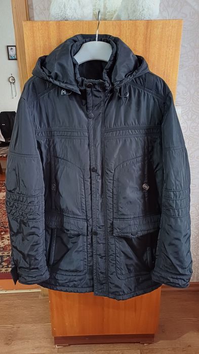 Продам мужскую куртку.