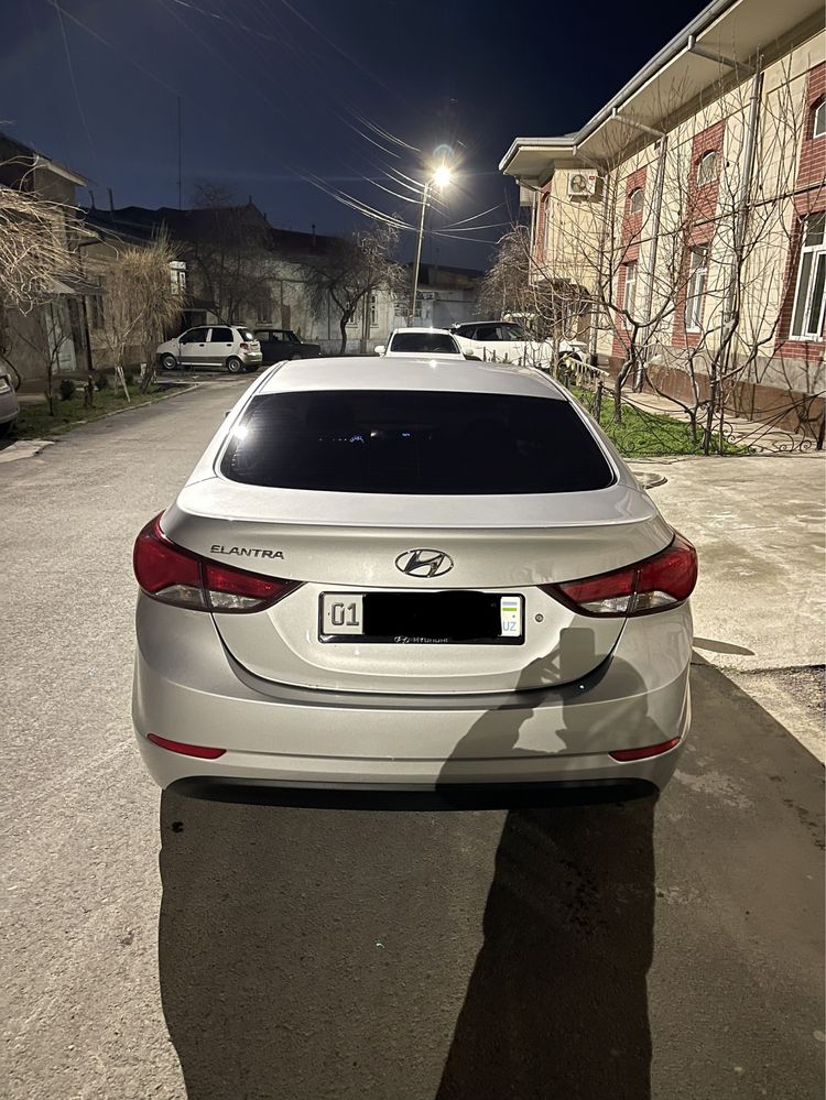 Hyundai elantra 2016